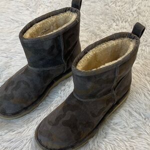 Xappeal WOMENS SIZE 6 Camouflage Boots - Brown and Tan